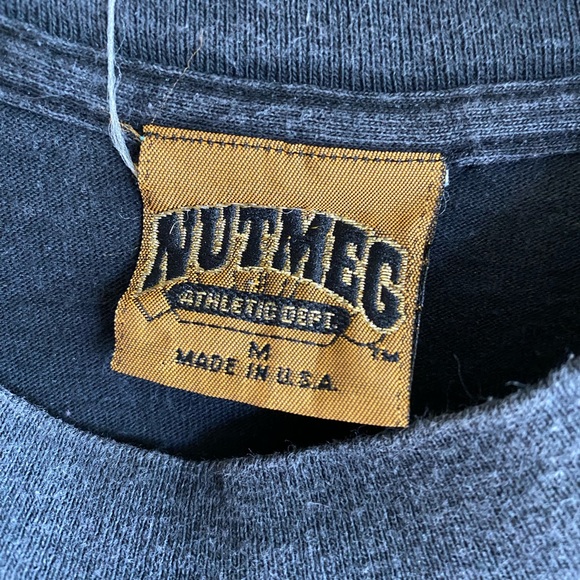 Vintage 90’s Nutmeg NFL Raiders T-Shirt Size M - Picture 6 of 6